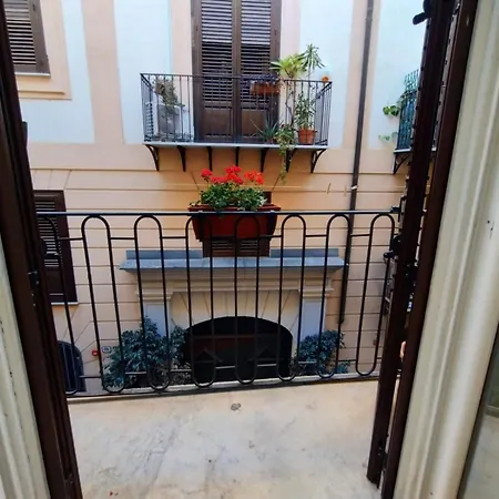 Domus Vetriera Apartment Palermo Exterior photo